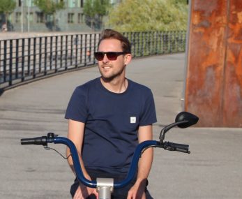 Glücklicher Kumpanfreund